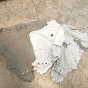 3 long sleeve onesies